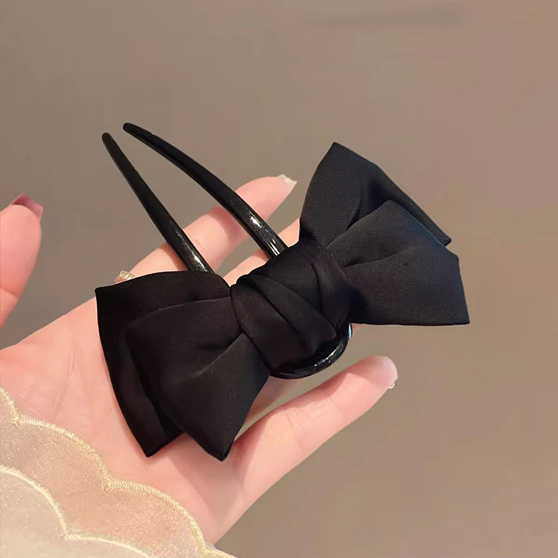 Hair Care Ingredients - Chic Korean-Style Bow U-Shaped Hair Clip